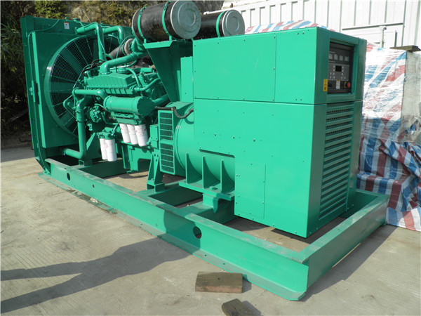 米易出租发电机 发电机组厂家：柴油发电机组的控制屏的作用是什么？